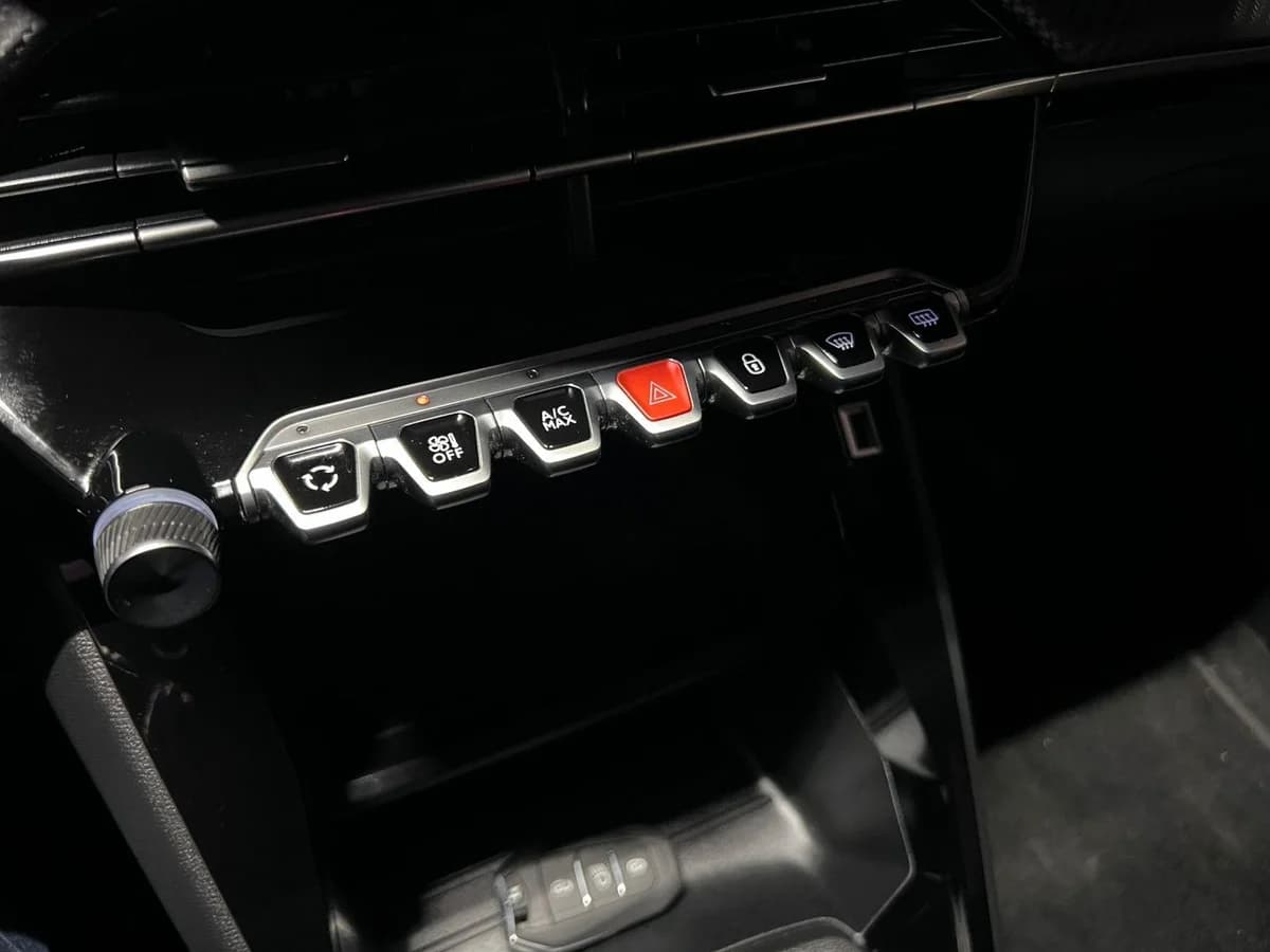 PEUGEOT 2008 PURETECH MT 1.2 2023 - Imagen 7