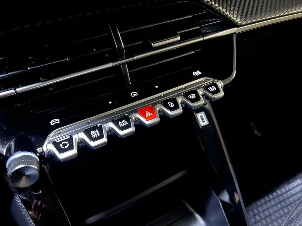 PEUGEOT 208 1.2 MT 100 HP 2025 - Imagen 6