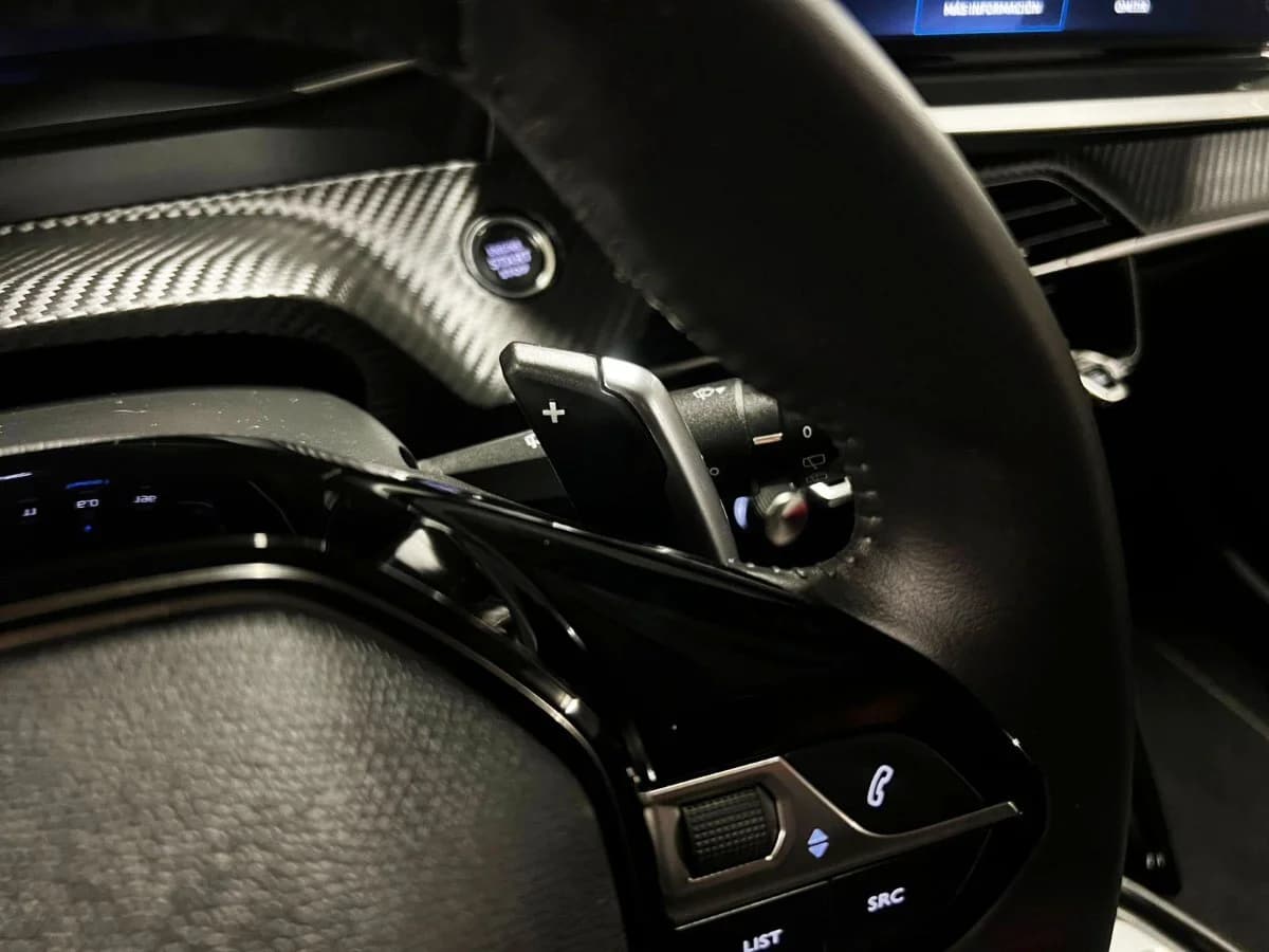 PEUGEOT 208 ALLURE MHEV 136 E 2025 - Imagen 6