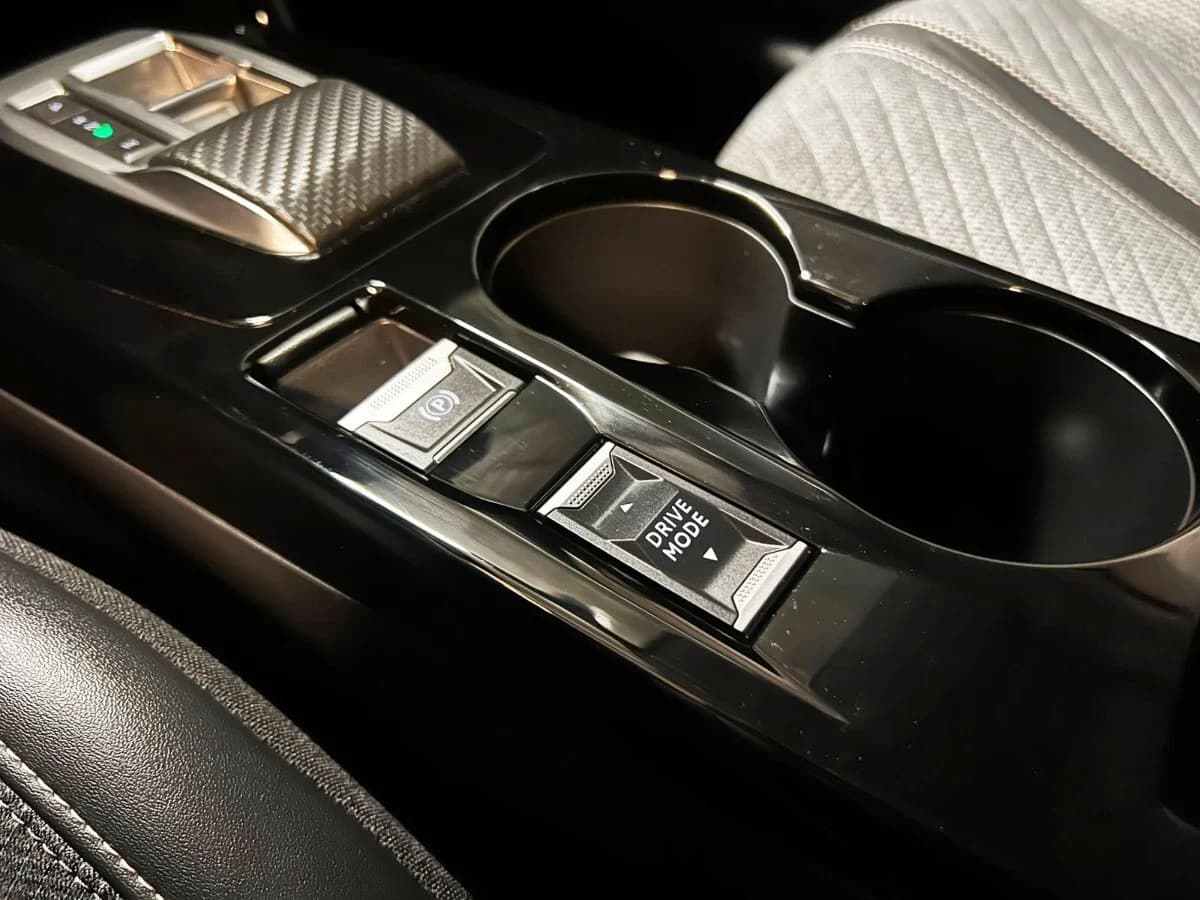 PEUGEOT 208 ALLURE MHEV 136 E 2025 - Imagen 17