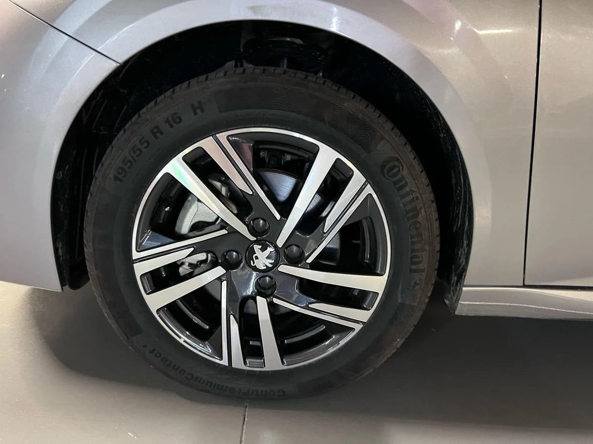 PEUGEOT 208 ALLURE PACK PURETECH 2023 - Imagen 14