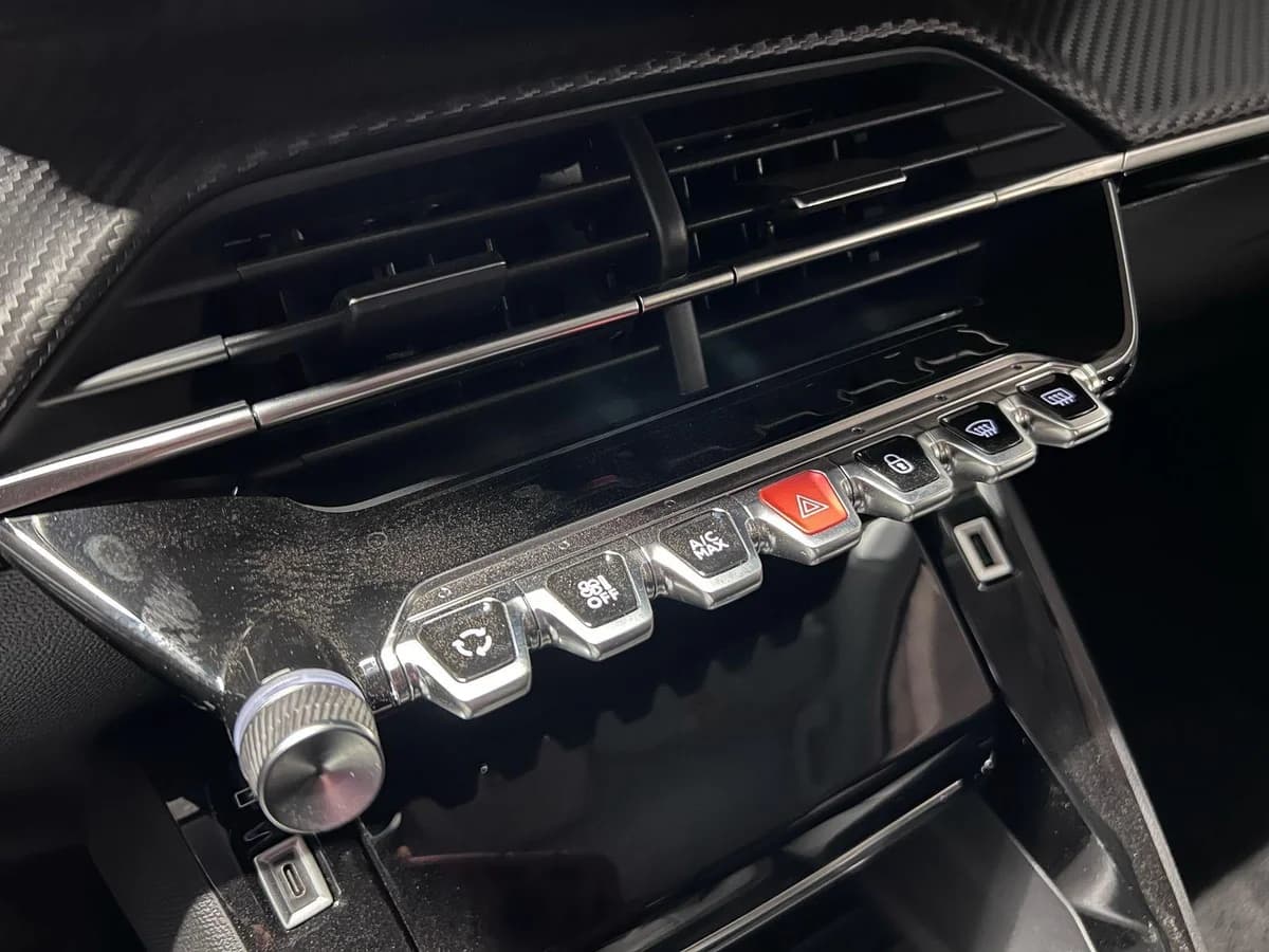 PEUGEOT 208 ALLURE PACK PURETECH 2023 - Imagen 6