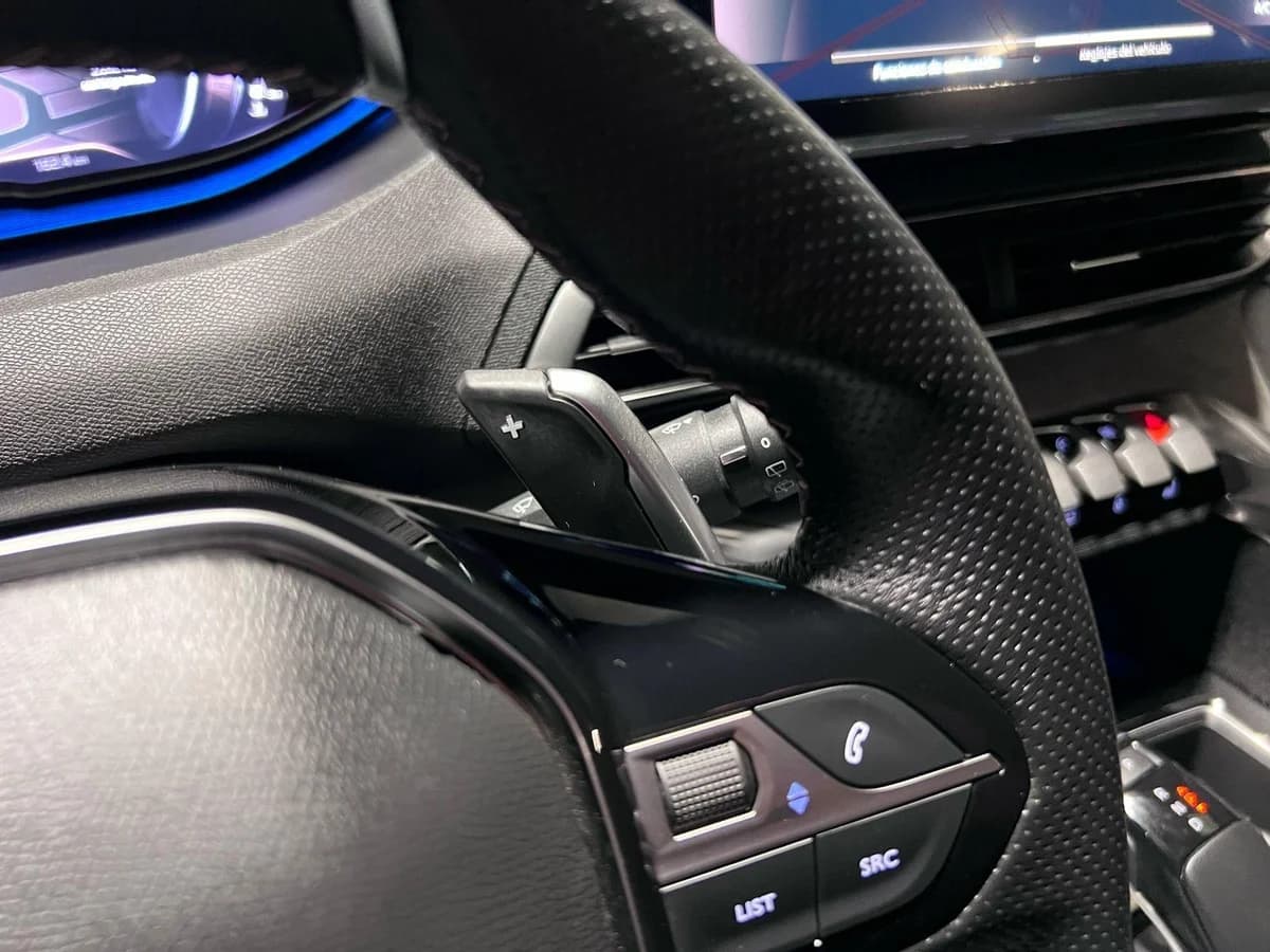 PEUGEOT 3008 GT PURETECH 180 2023 - Imagen 4