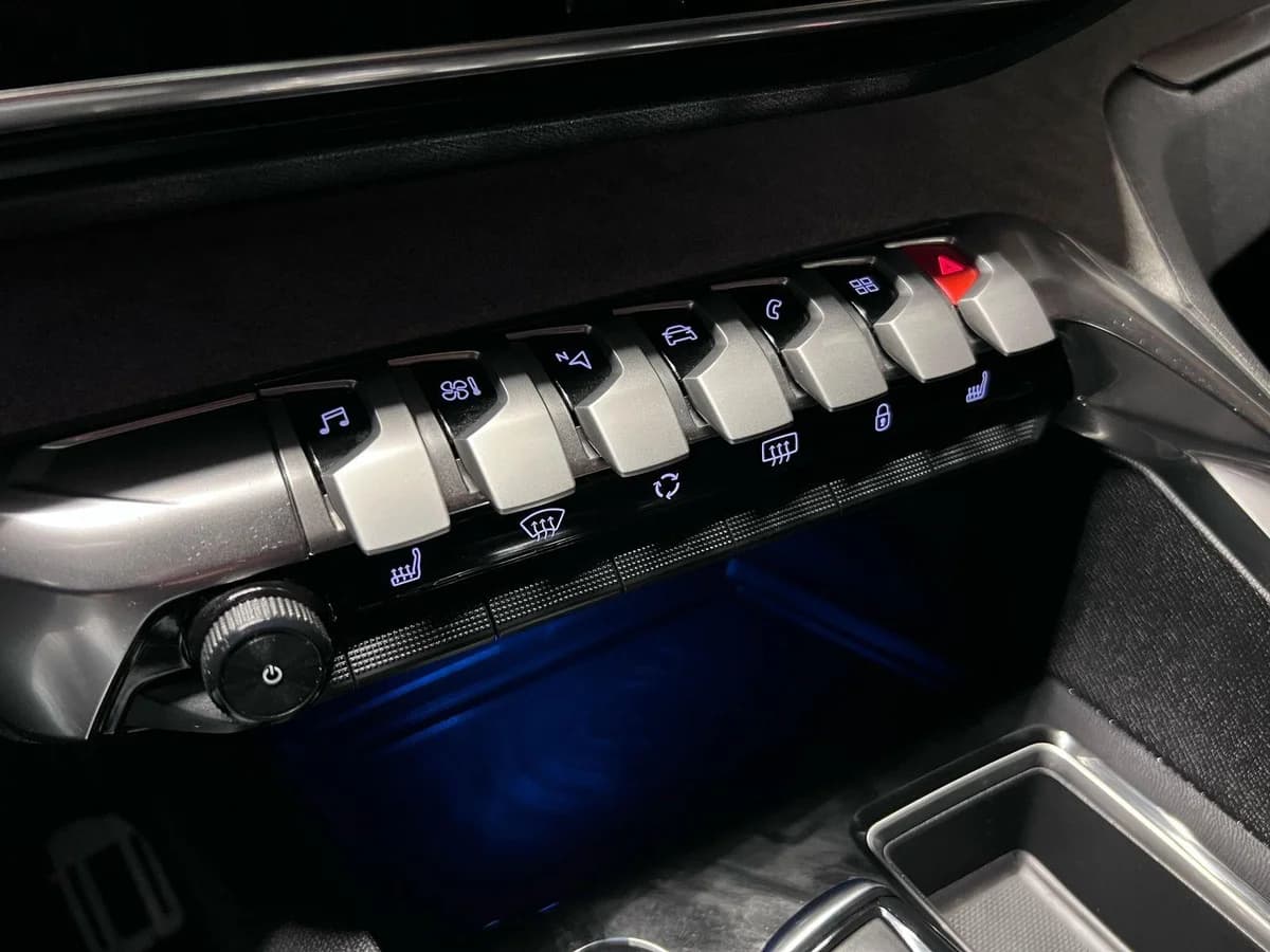 PEUGEOT 3008 GT PURETECH 180 2023 - Imagen 15
