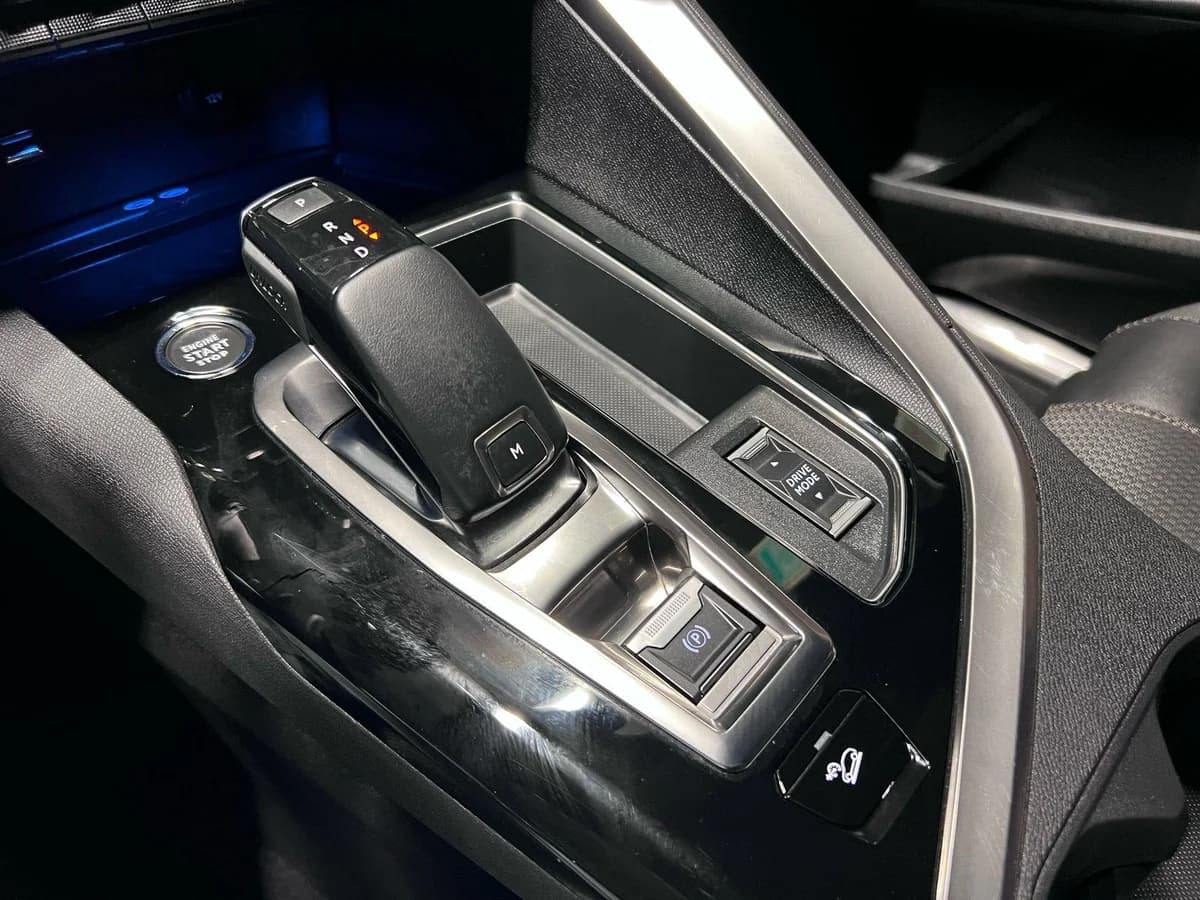 PEUGEOT 3008 GT PURETECH 180 2023 - Imagen 16