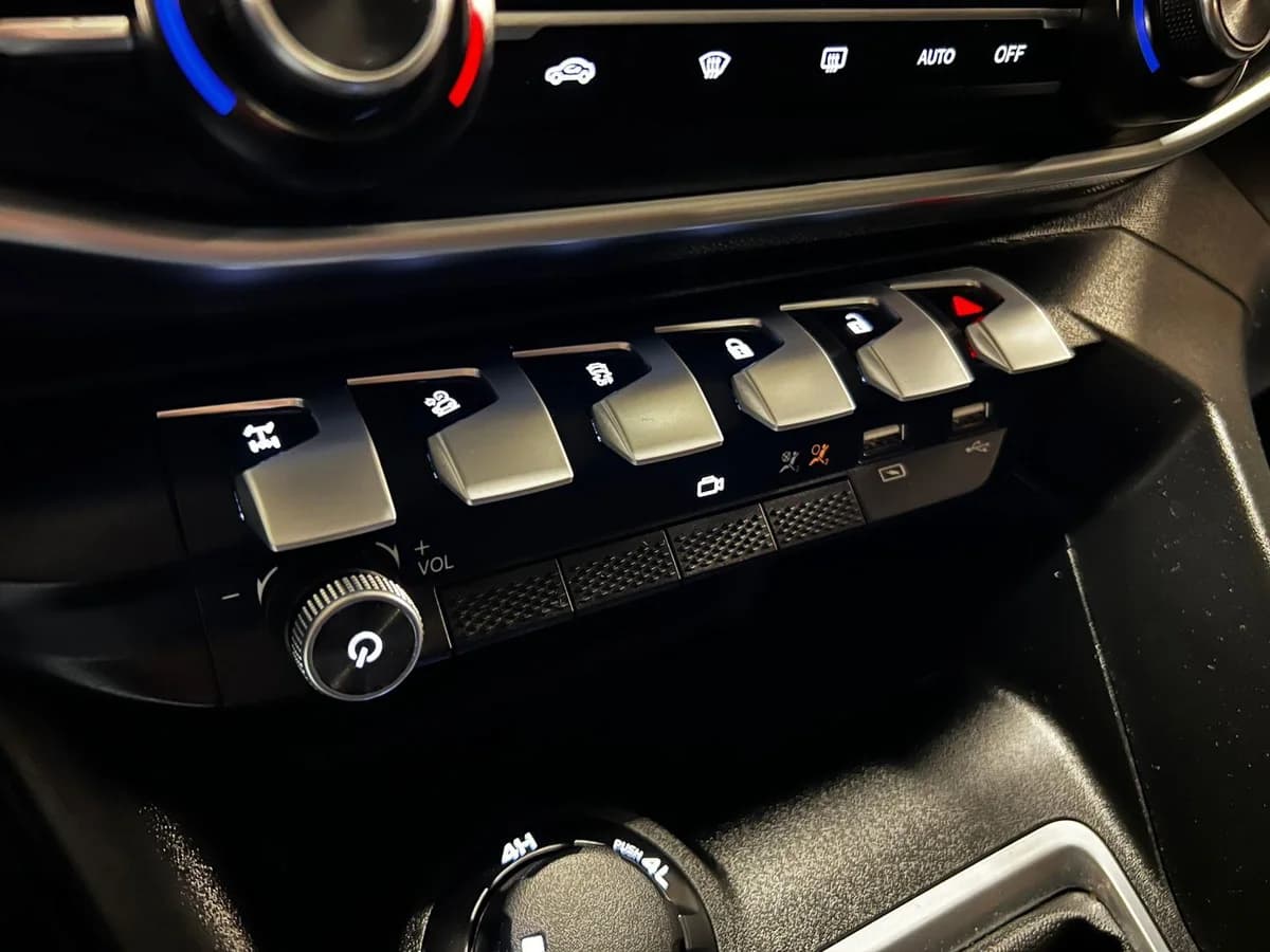 PEUGEOT LANDTREK 2.2 DIESEL 4X4 2024 - Imagen 23