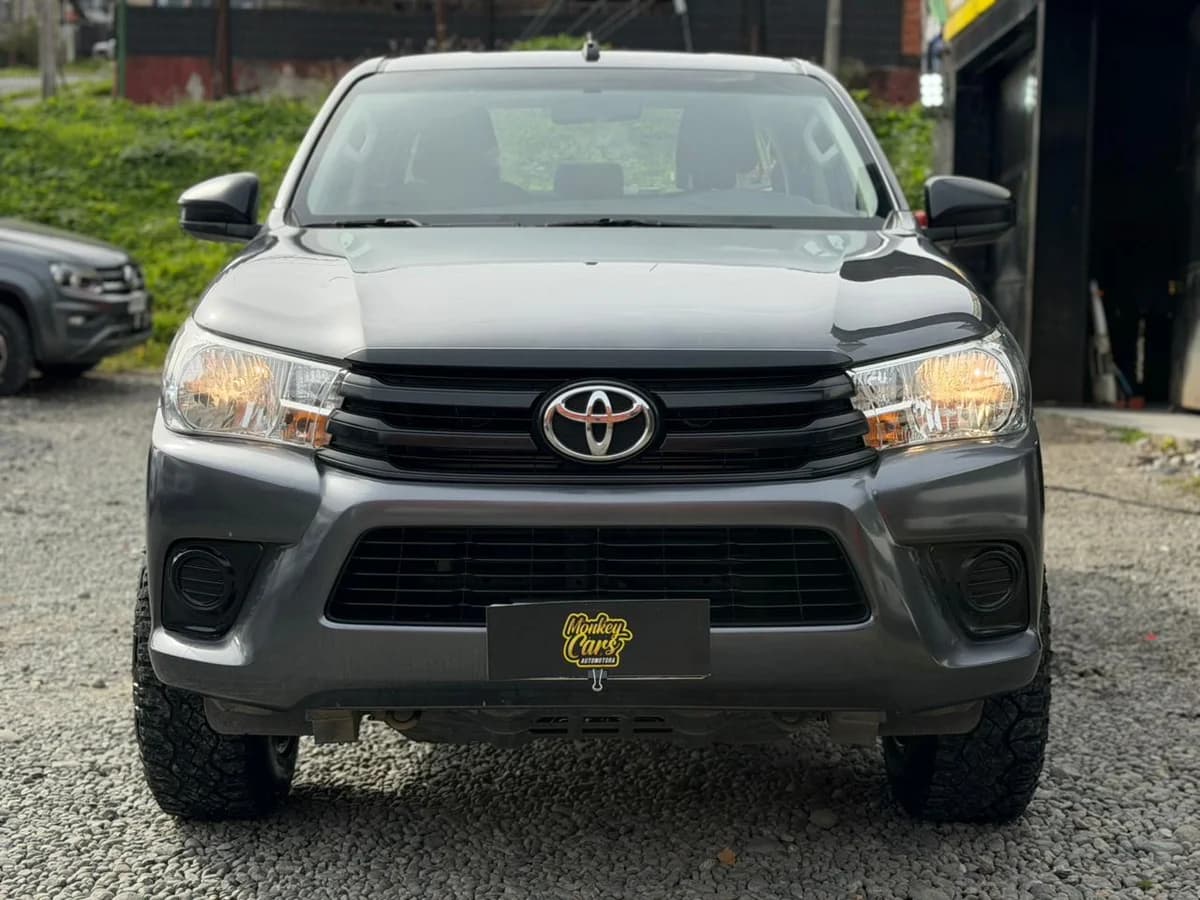 Toyota Hilux DX 2.4TD 4x2 DCAB - Imagen 2