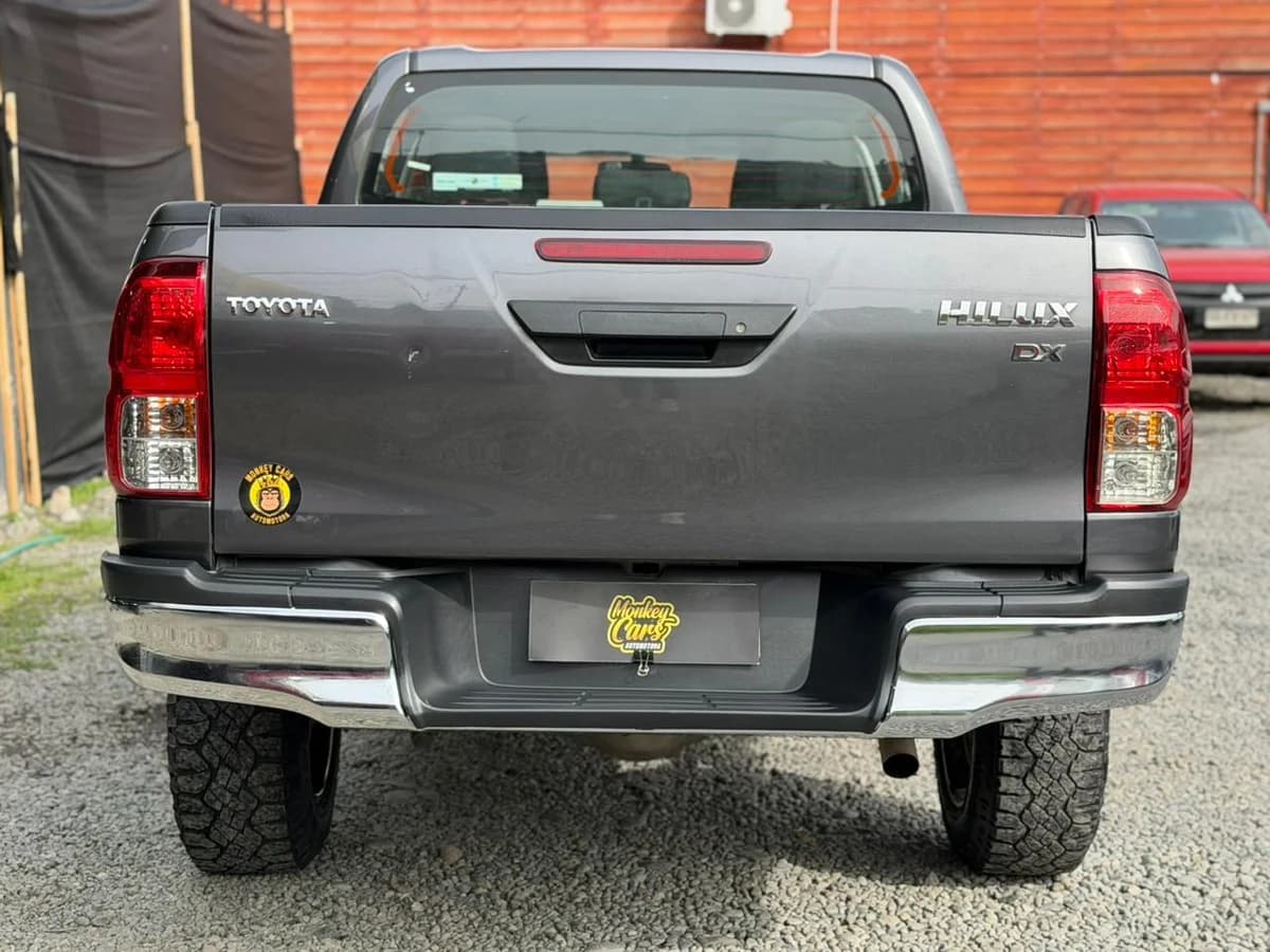 Toyota Hilux DX 2.4TD 4x2 DCAB - Imagen 5