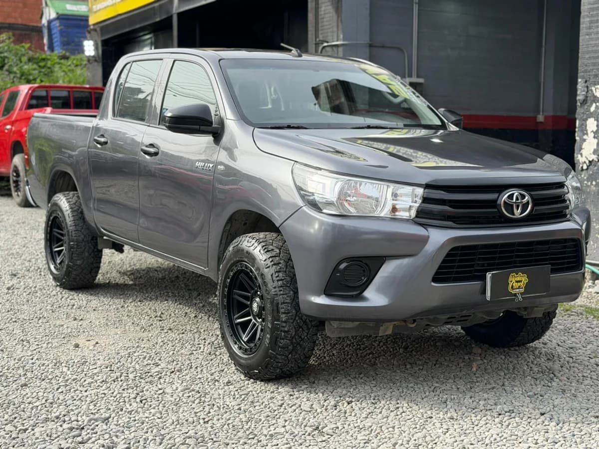 Toyota Hilux DX 2.4TD 4x2 DCAB - Imagen 8