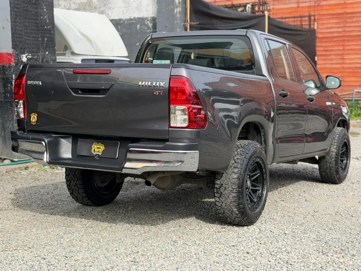 Toyota Hilux DX 2.4TD 4x2 DCAB - Imagen 9