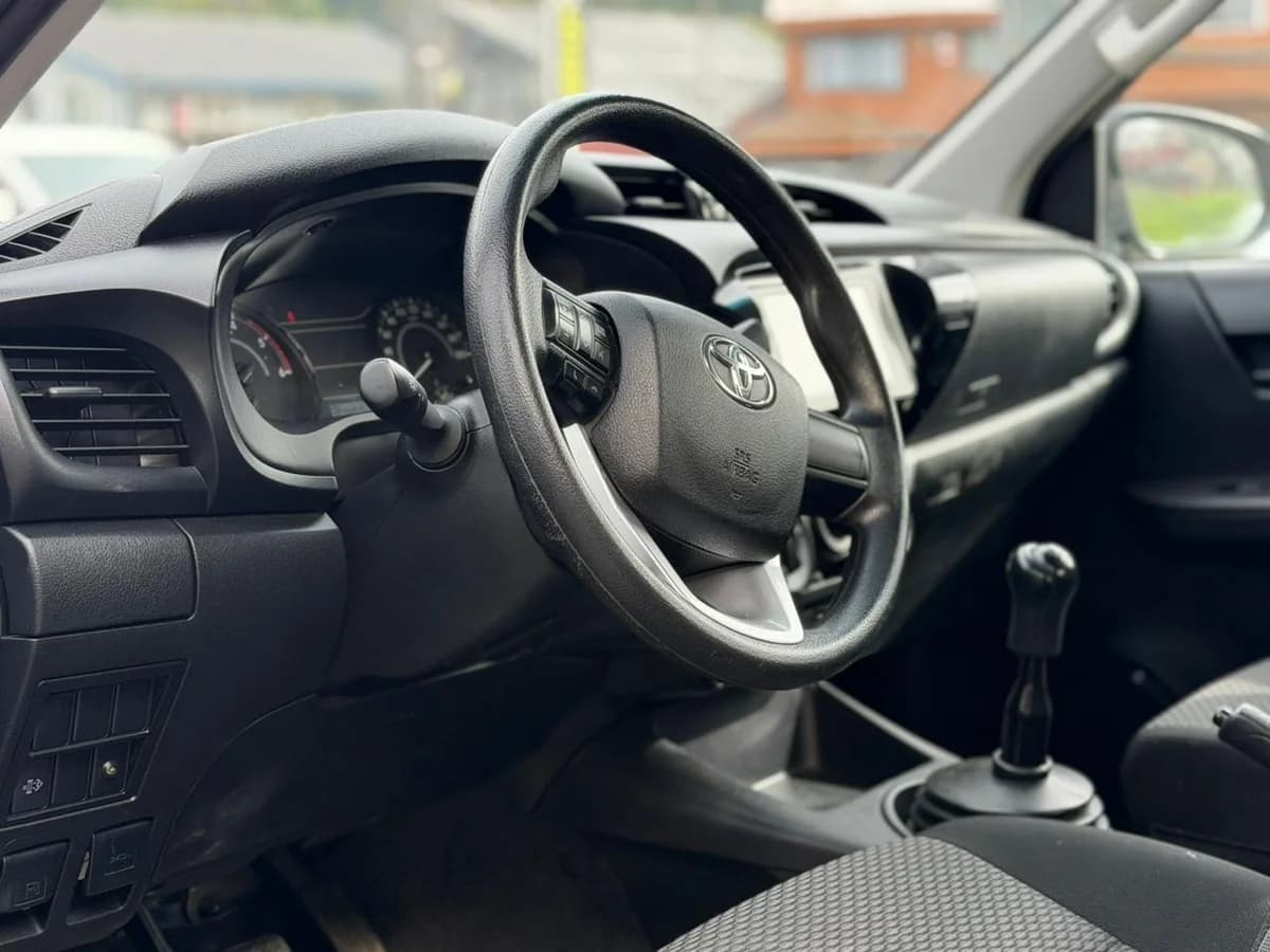 Toyota Hilux DX 2.4TD 4x2 DCAB - Imagen 10