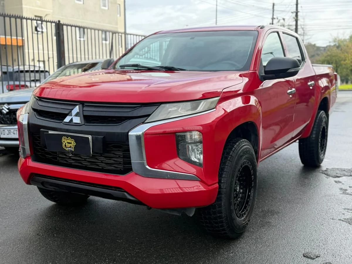 Mitsubishi L200 Katana 2.4 MT 4X2 - Imagen 3