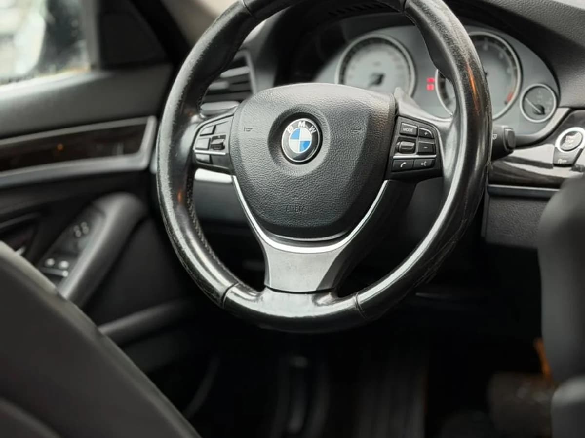 BMW 520i 2.0 AT 2013 - Imagen 11