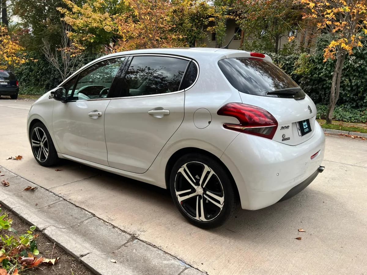 PEUGEOT 208 GT-LINE AUT 1.2L TURBO PURETECH AÑO 2017 - Imagen 7