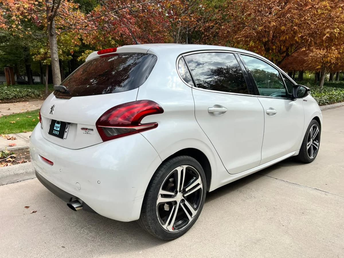 PEUGEOT 208 GT-LINE AUT 1.2L TURBO PURETECH AÑO 2017 - Imagen 10