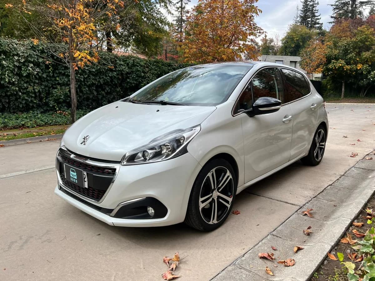 PEUGEOT 208 GT-LINE AUT 1.2L TURBO PURETECH AÑO 2017 - Imagen 15