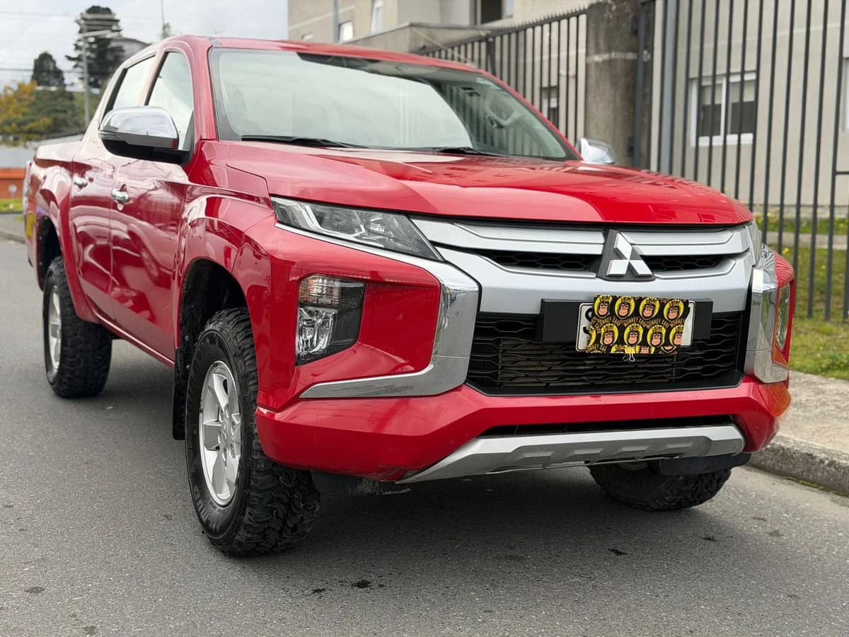 Mitsubishi L200 Katana CRT 4X4 2.4 MT - Imagen 1