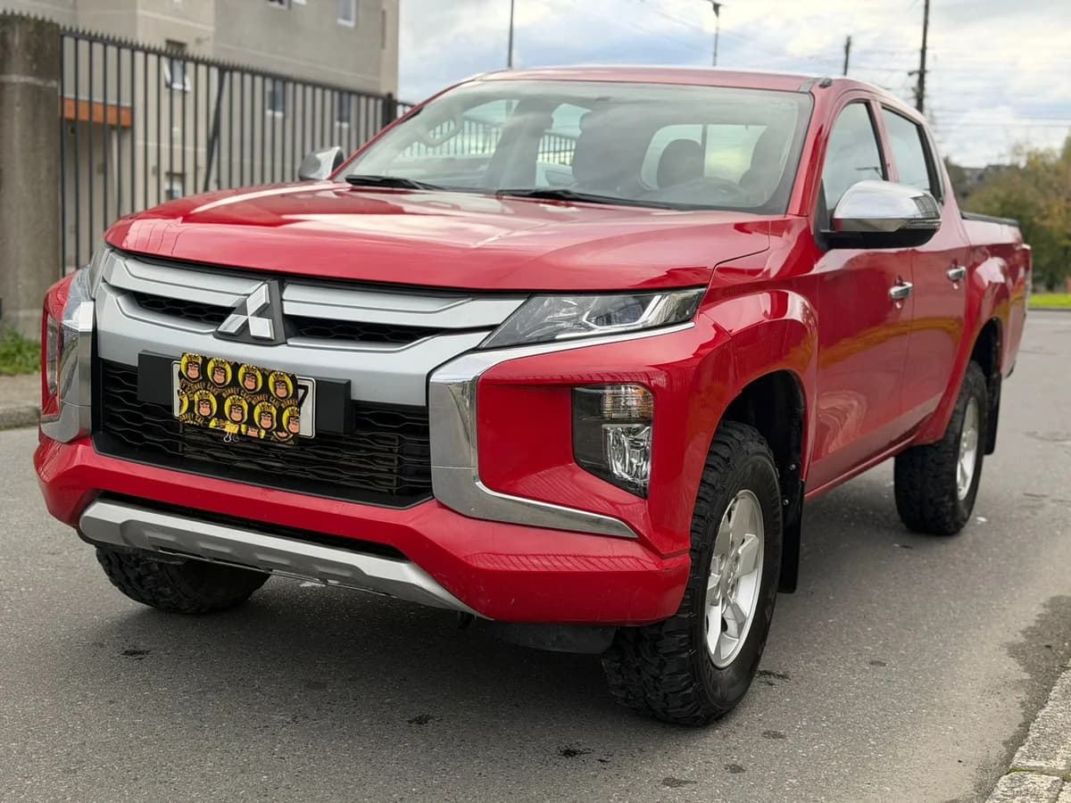Mitsubishi L200 Katana CRT 4X4 2.4 MT - Imagen 3