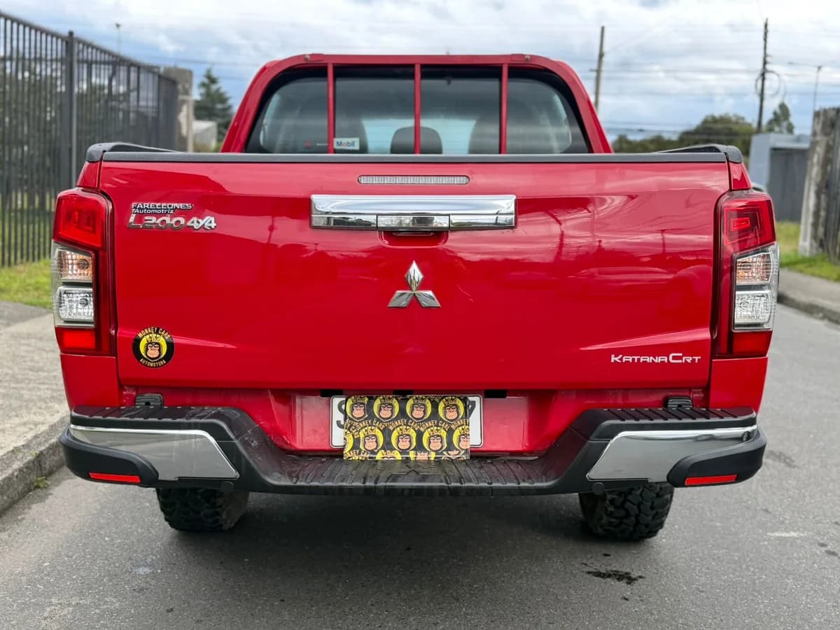 Mitsubishi L200 Katana CRT 4X4 2.4 MT - Imagen 5