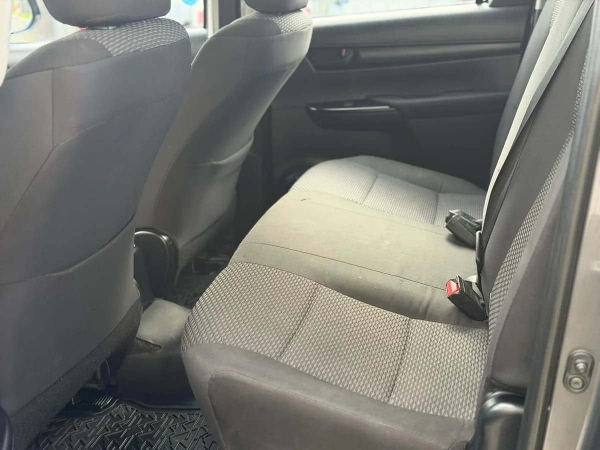 Toyota Hilux DX 2.4TD 4x2 DCAB - Imagen 11