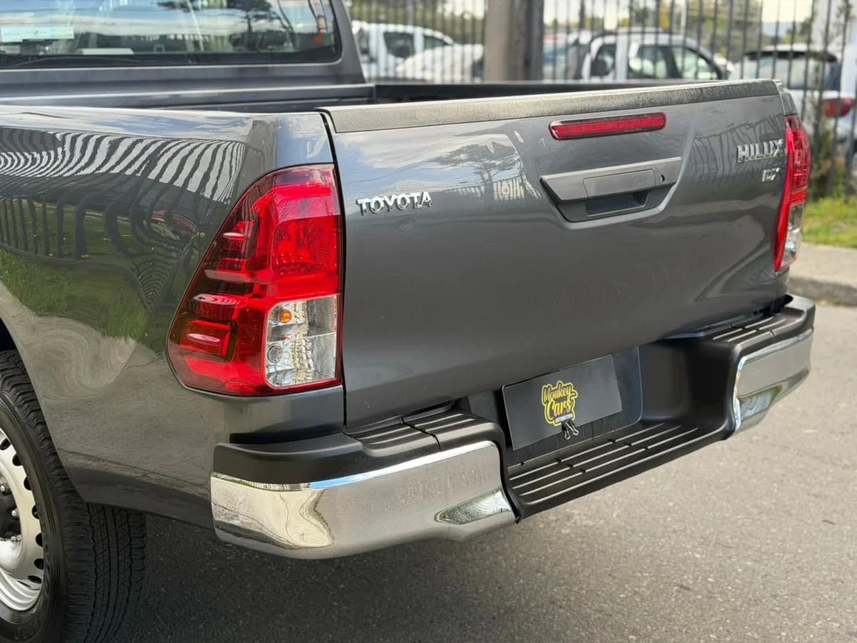Toyota Hilux DX 2.4TD 4x2 DCAB - Imagen 12