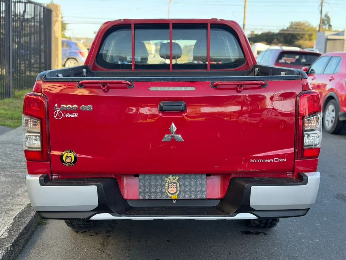 Mitsubishi L200 Katana CRM 4x4 2.4 MT - Imagen 5