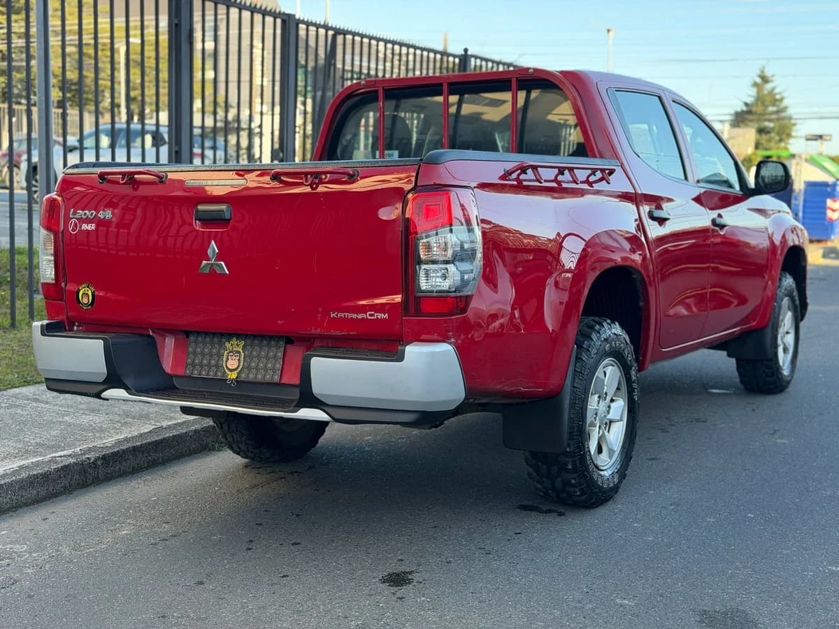 Mitsubishi L200 Katana CRM 4x4 2.4 MT - Imagen 6