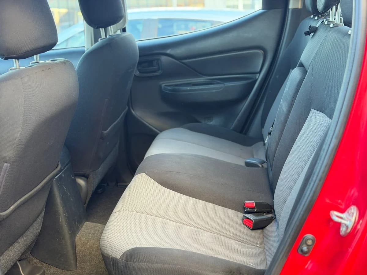 Mitsubishi L200 Katana CRM 4x4 2.4 MT - Imagen 13