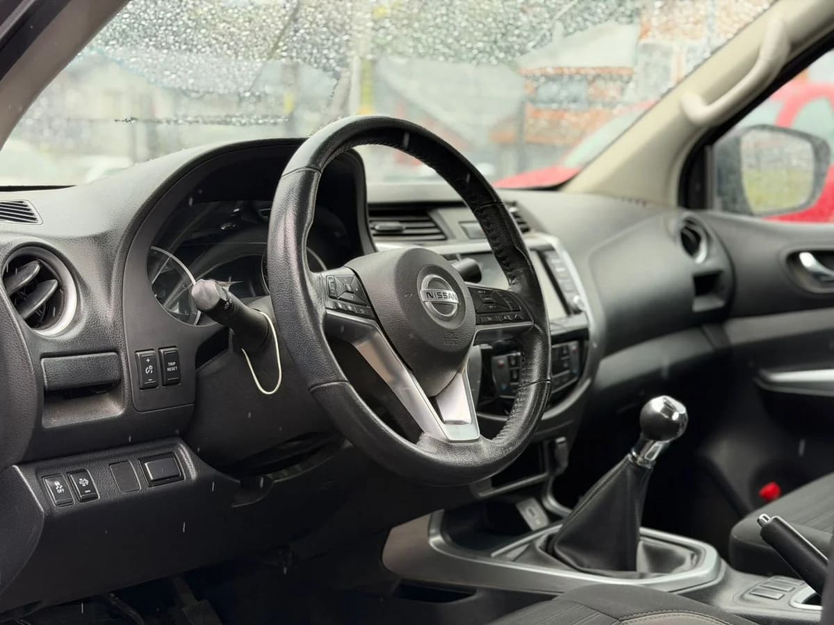 Nissan Navara XE 4x2 2.3 MT 2022 - Imagen 8