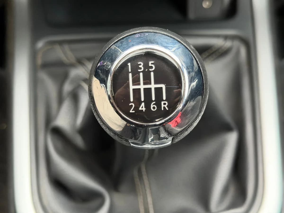 Nissan Navara XE 4x2 2.3 MT 2022 - Imagen 10
