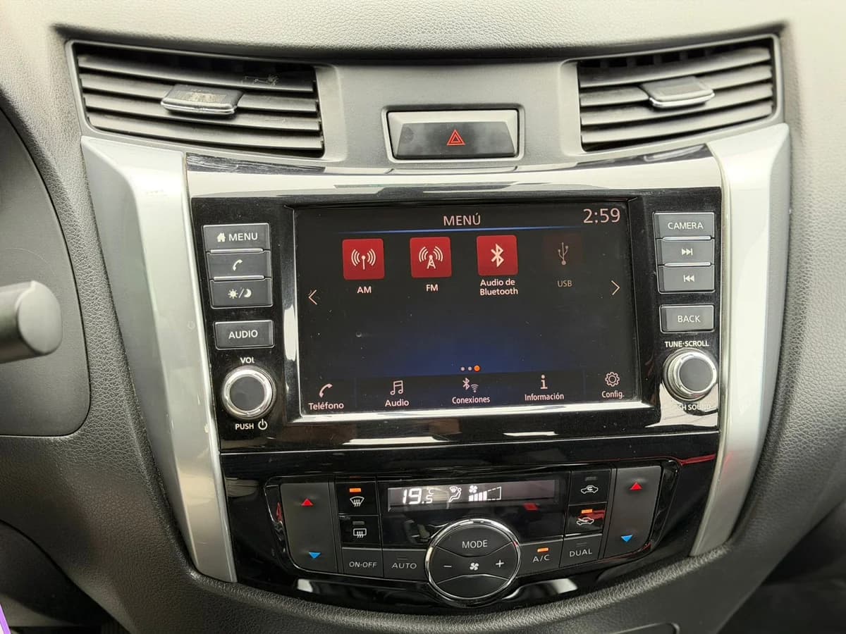 Nissan Navara XE 4x2 2.3 MT 2022 - Imagen 11