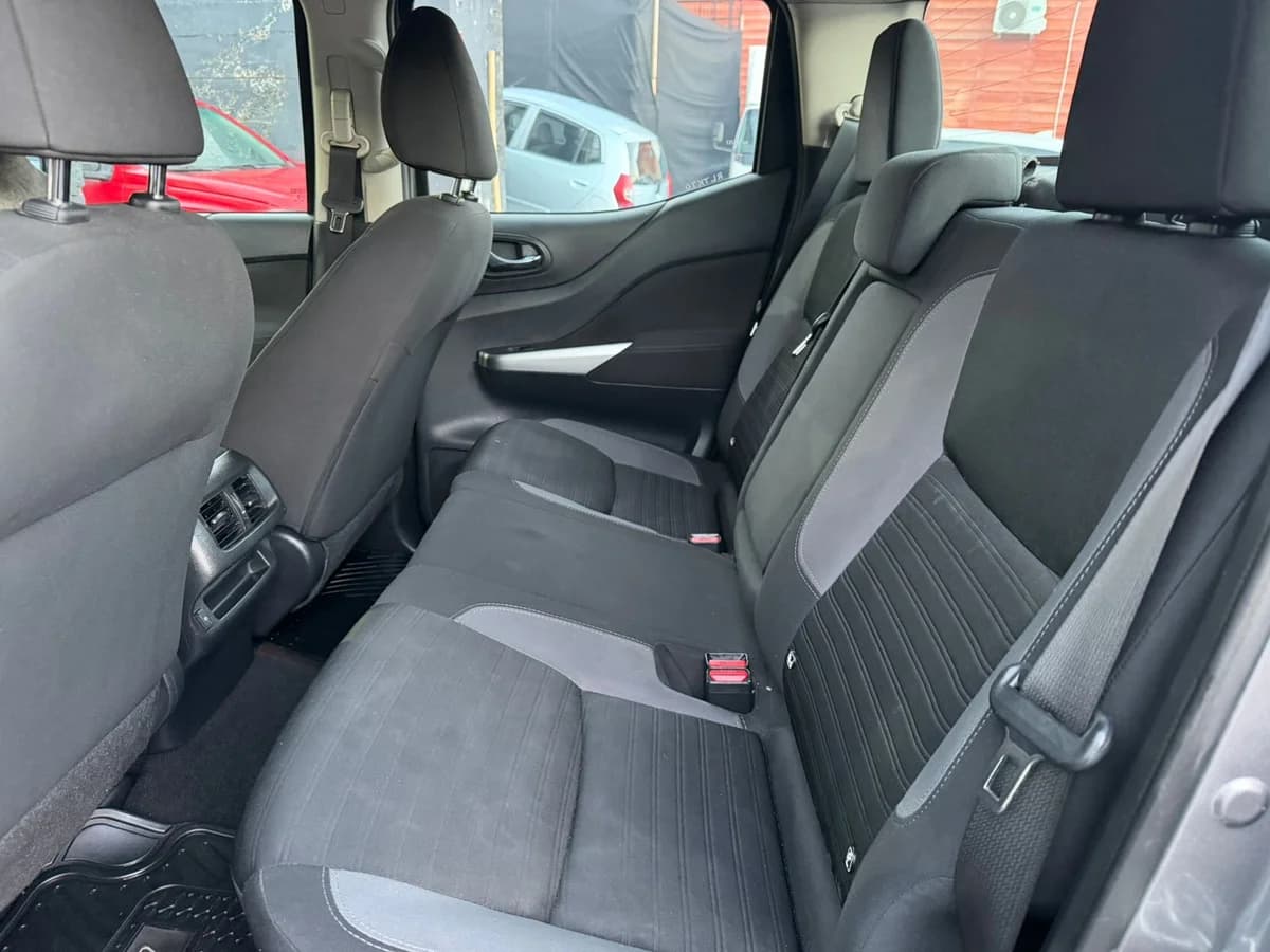 Nissan Navara XE 4x2 2.3 MT 2022 - Imagen 12