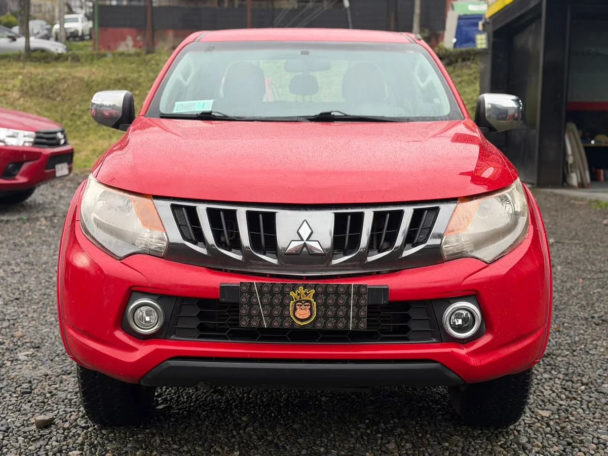 Mitsubishi L200 Katana CRT 2019 4x4 MT - Imagen 2