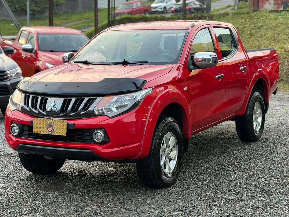 Mitsubishi L200 Katana CRT 2019 4x4 MT - Imagen 3