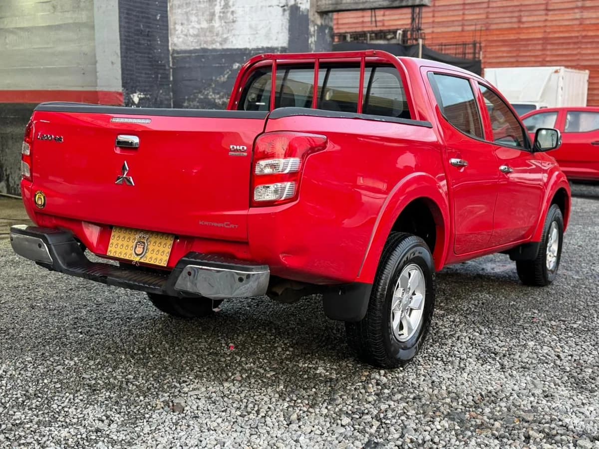 Mitsubishi L200 Katana CRT 2019 4x4 MT - Imagen 8