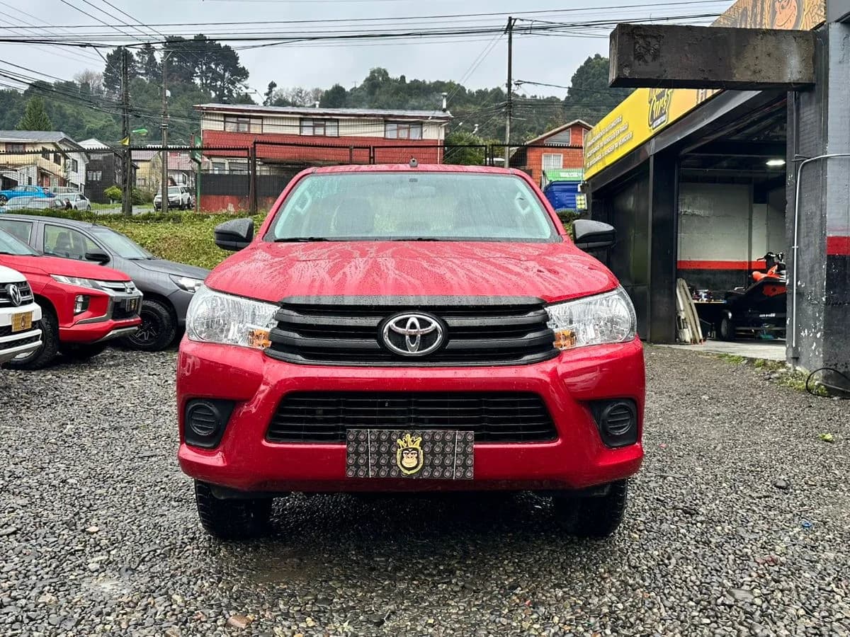 Toyota Hilux DX 2.4TD 4x2 DCAB - Imagen 2
