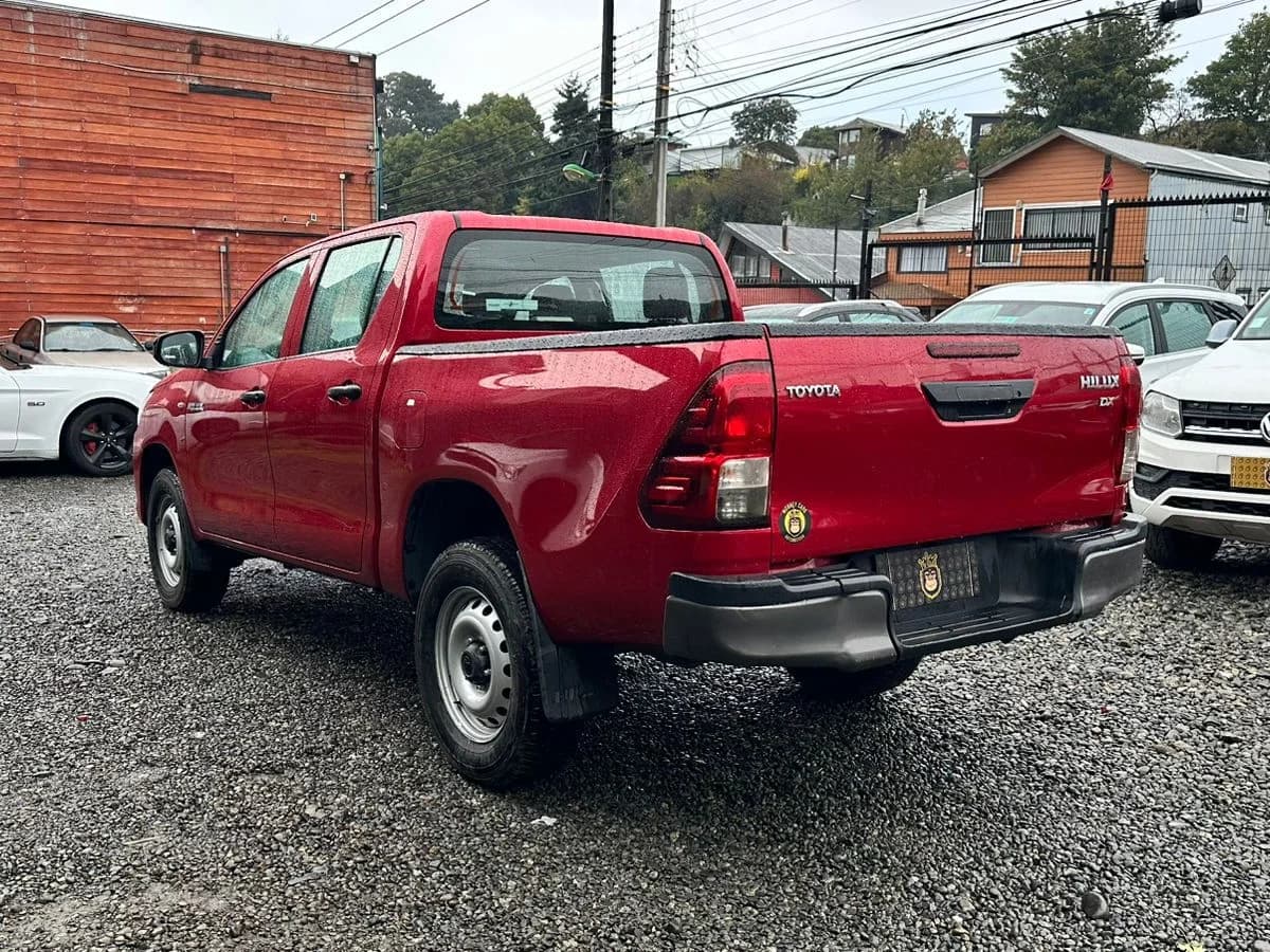 Toyota Hilux DX 2.4TD 4x2 DCAB - Imagen 4