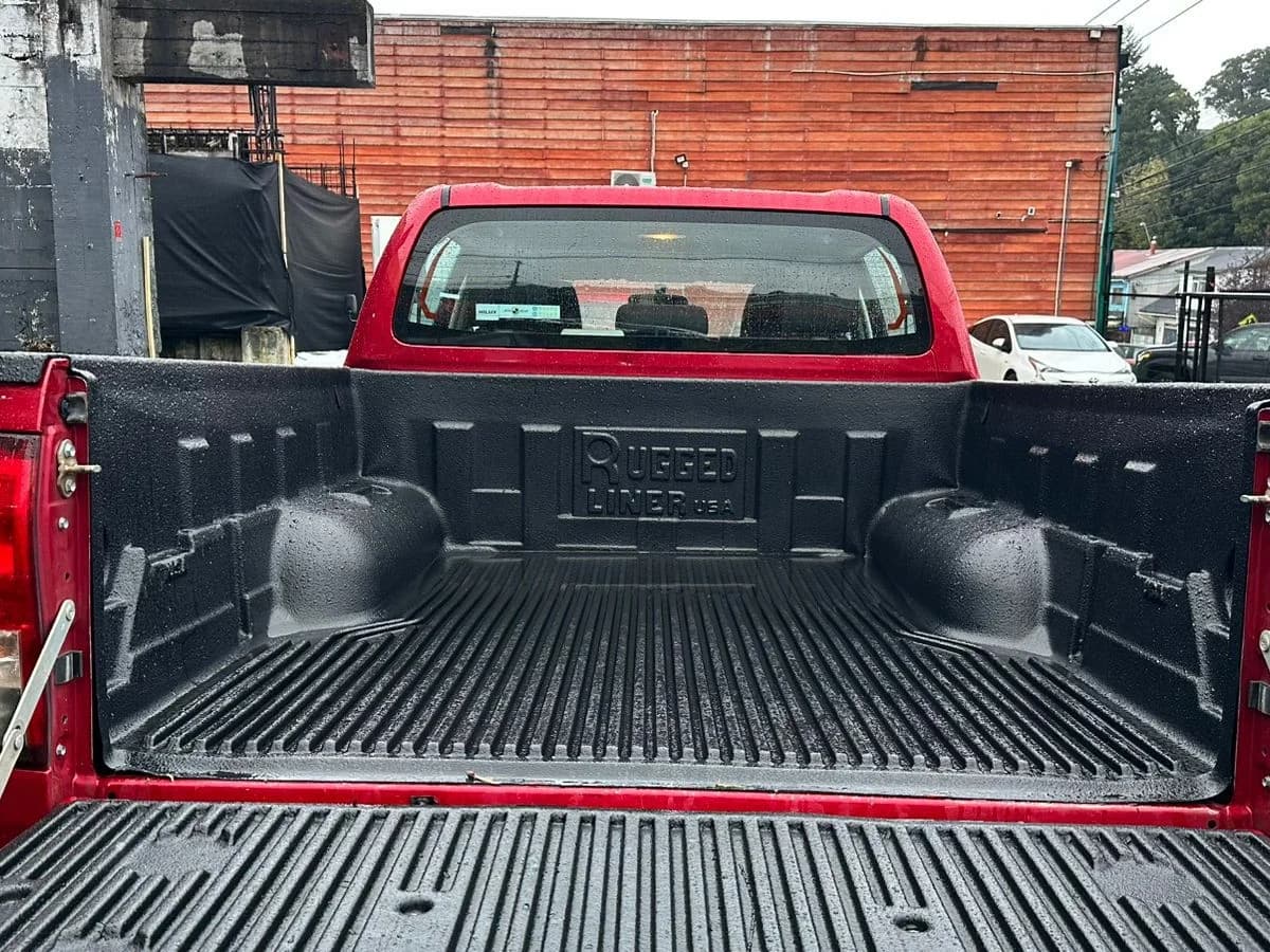Toyota Hilux DX 2.4TD 4x2 DCAB - Imagen 6