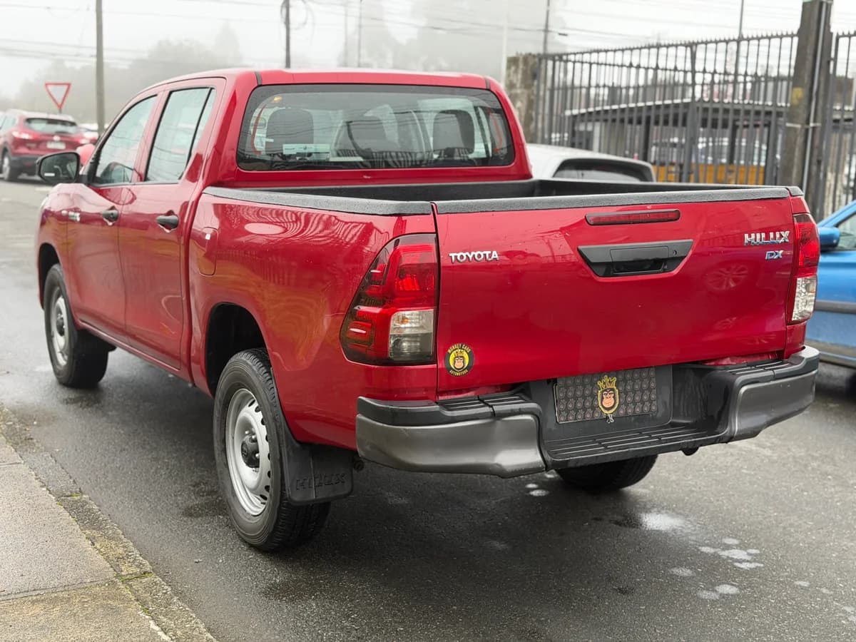 TOYOTA Hilux 2.4 DX DIESEL 4X2 DOB. CAB. MT 4P 2023 - Imagen 7