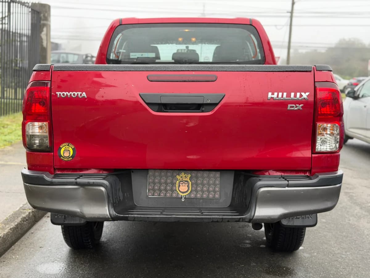 TOYOTA Hilux 2.4 DX DIESEL 4X2 DOB. CAB. MT 4P 2023 - Imagen 9