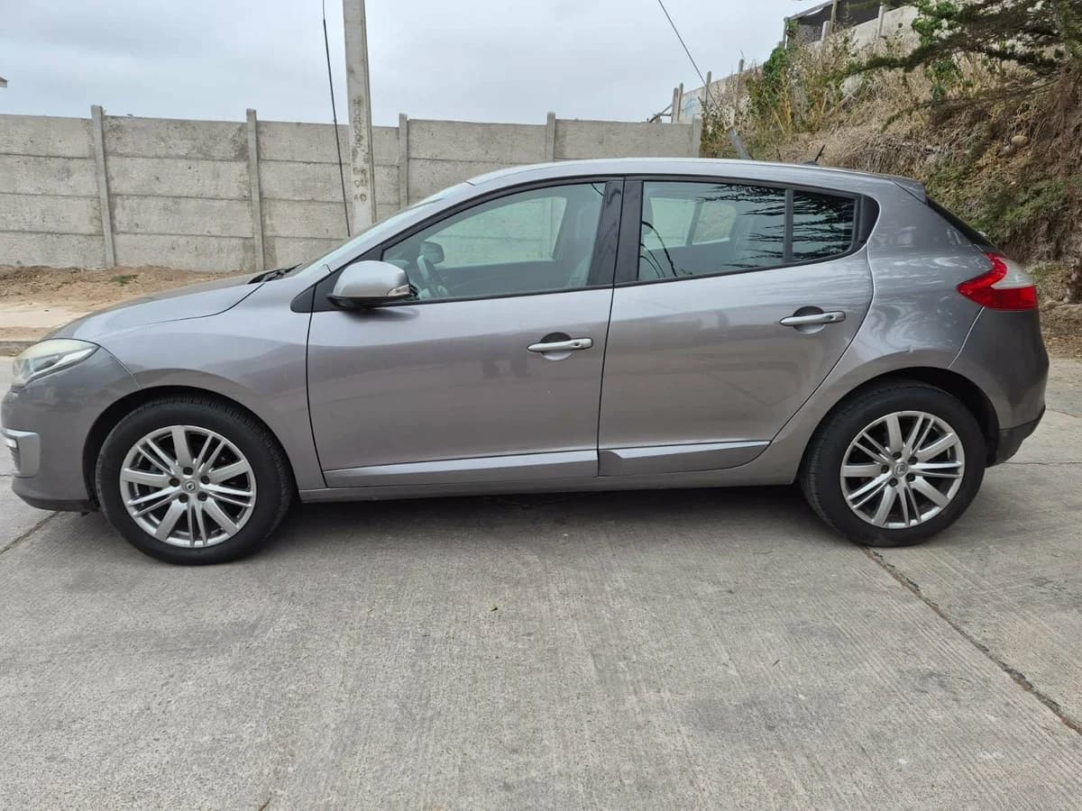 RENAULT MEGANE 2016 - Imagen 1