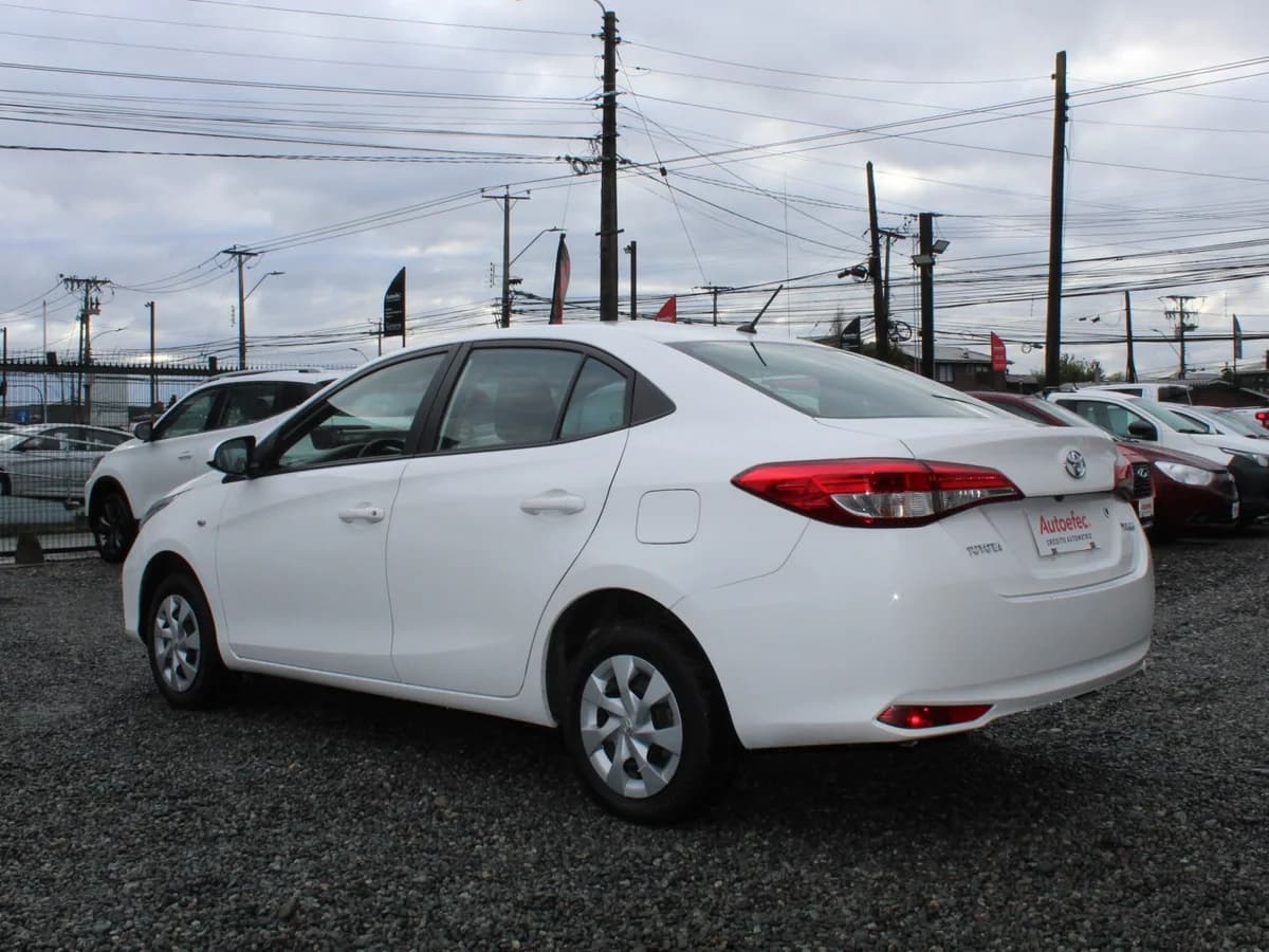 TOYOTA YARIS XLI 1.5 - Imagen 9