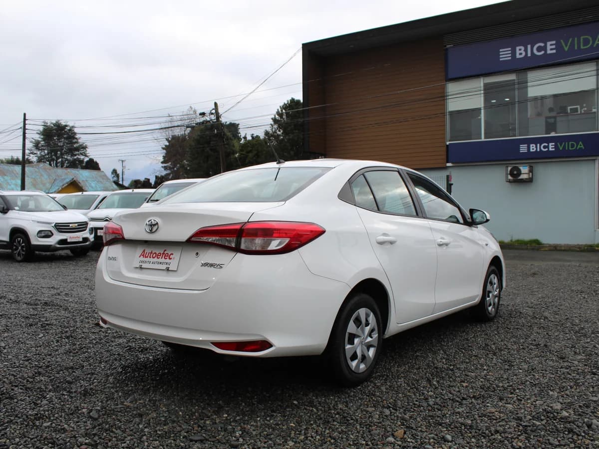 TOYOTA YARIS XLI 1.5 - Imagen 8