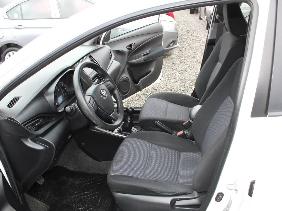 TOYOTA YARIS XLI 1.5 - Imagen 11