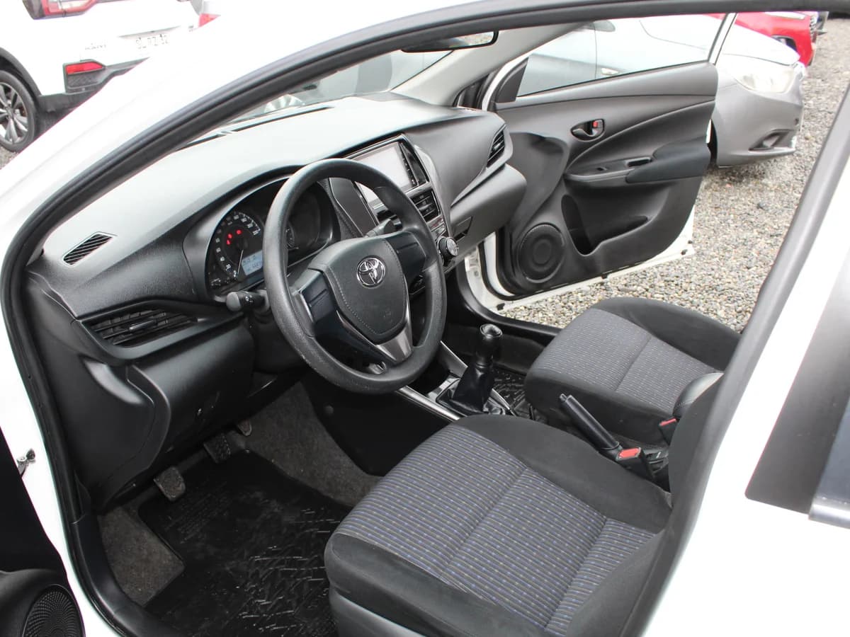 TOYOTA YARIS XLI 1.5 - Imagen 12