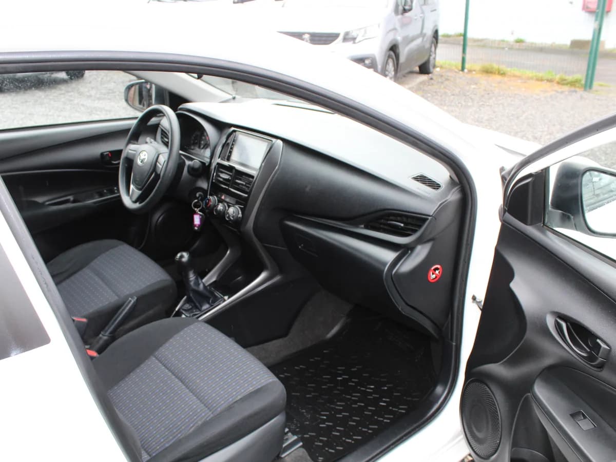 TOYOTA YARIS XLI 1.5 - Imagen 13