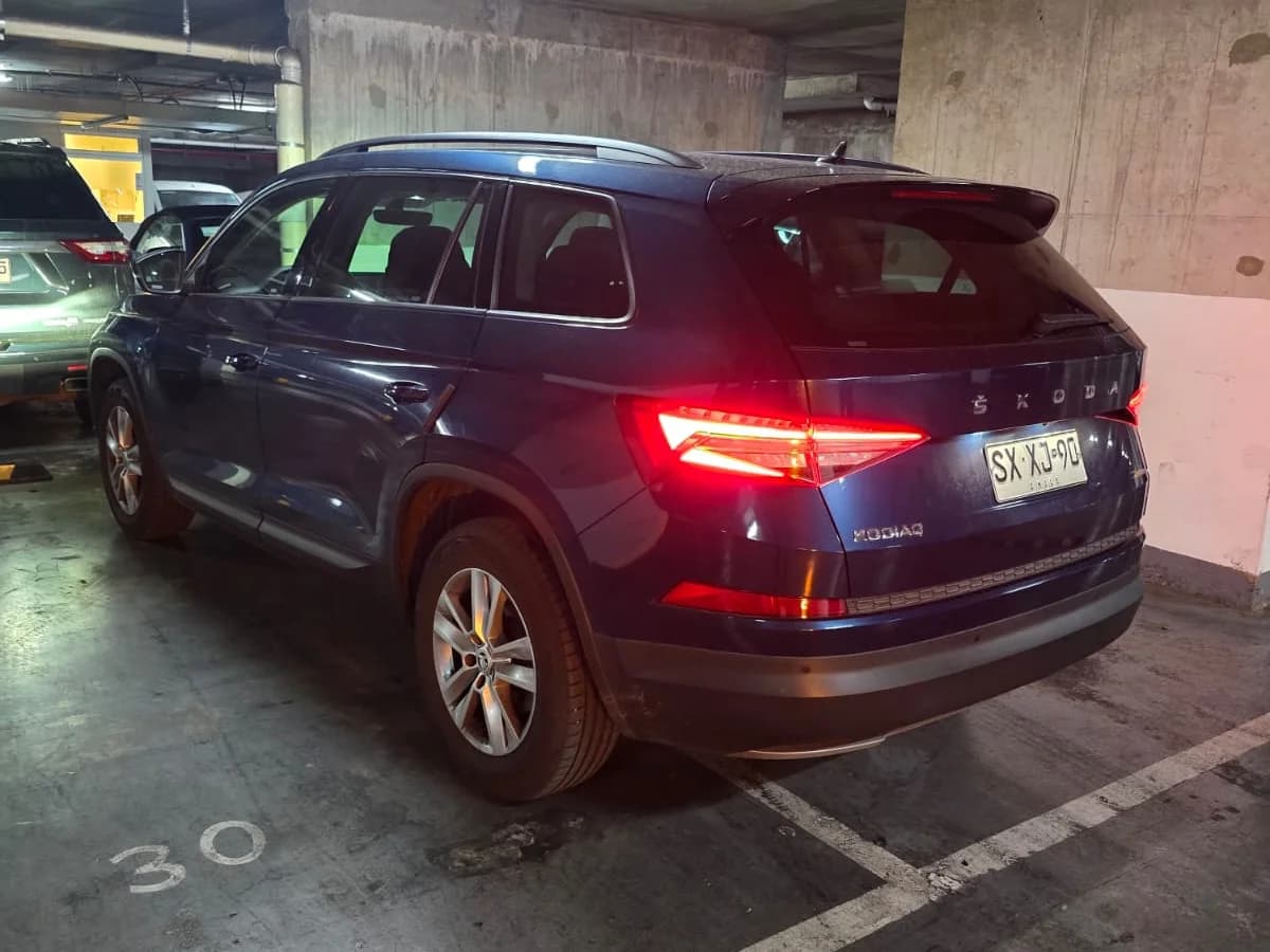 SKODA KODIAQ 1.4L TSI DSGL 7P AUTO AMBIENTE - Imagen 8