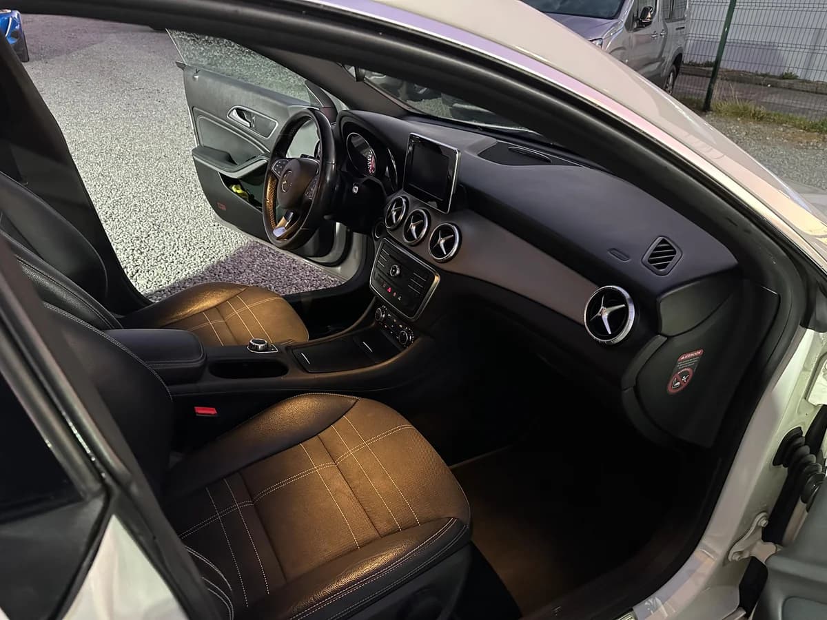 MERCEDES BENZ CLA 180 AUT. 2021 - Imagen 5