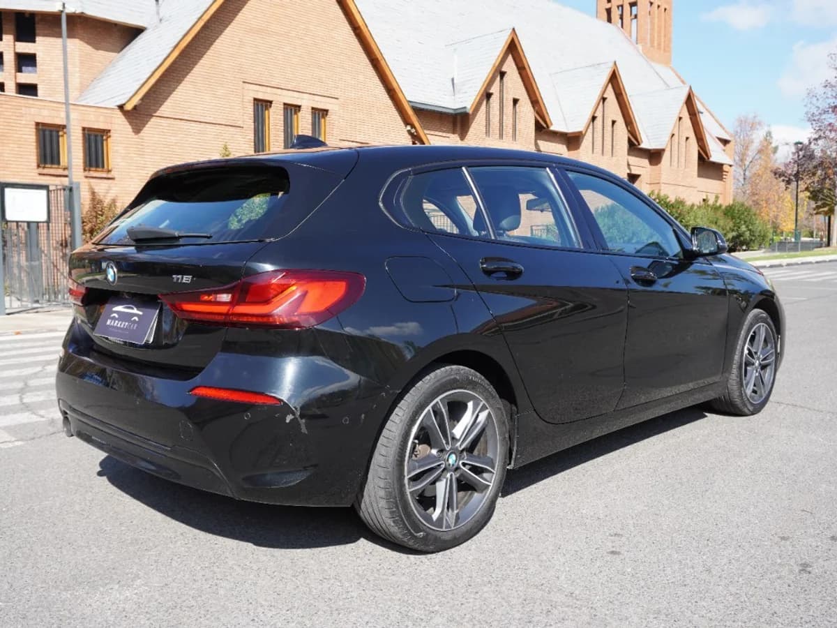 BMW 118 Dynamic 2.0 2021 EXCELENTE ESTADO - Imagen 5
