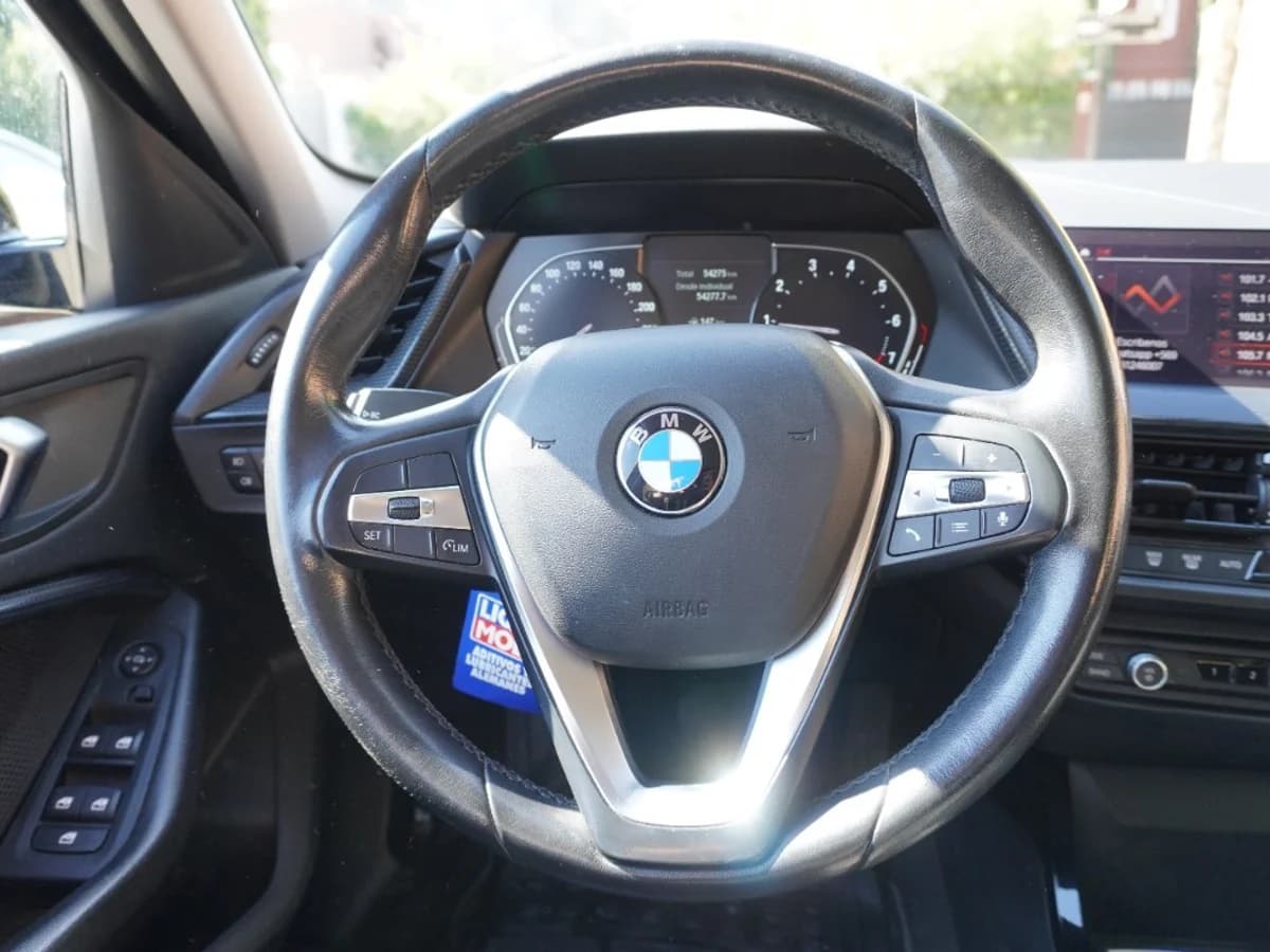 BMW 118 Dynamic 2.0 2021 EXCELENTE ESTADO - Imagen 18